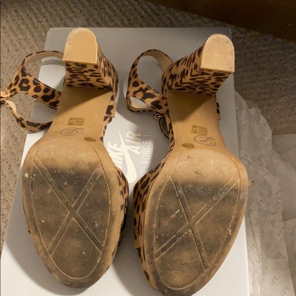 Chinese Laundry Leopard Print Heels - Picture 2 of 2